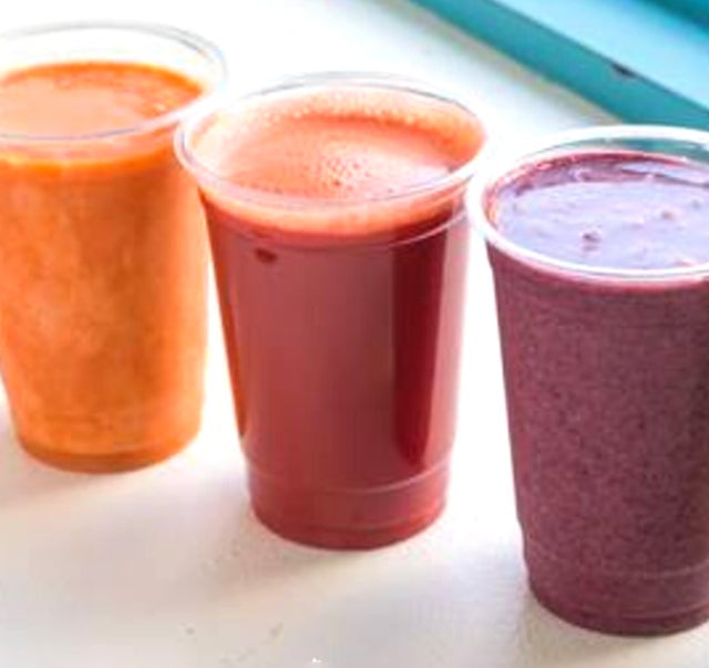 organic-smoothies-with-whole-ingredients-the-green-farm-juicery